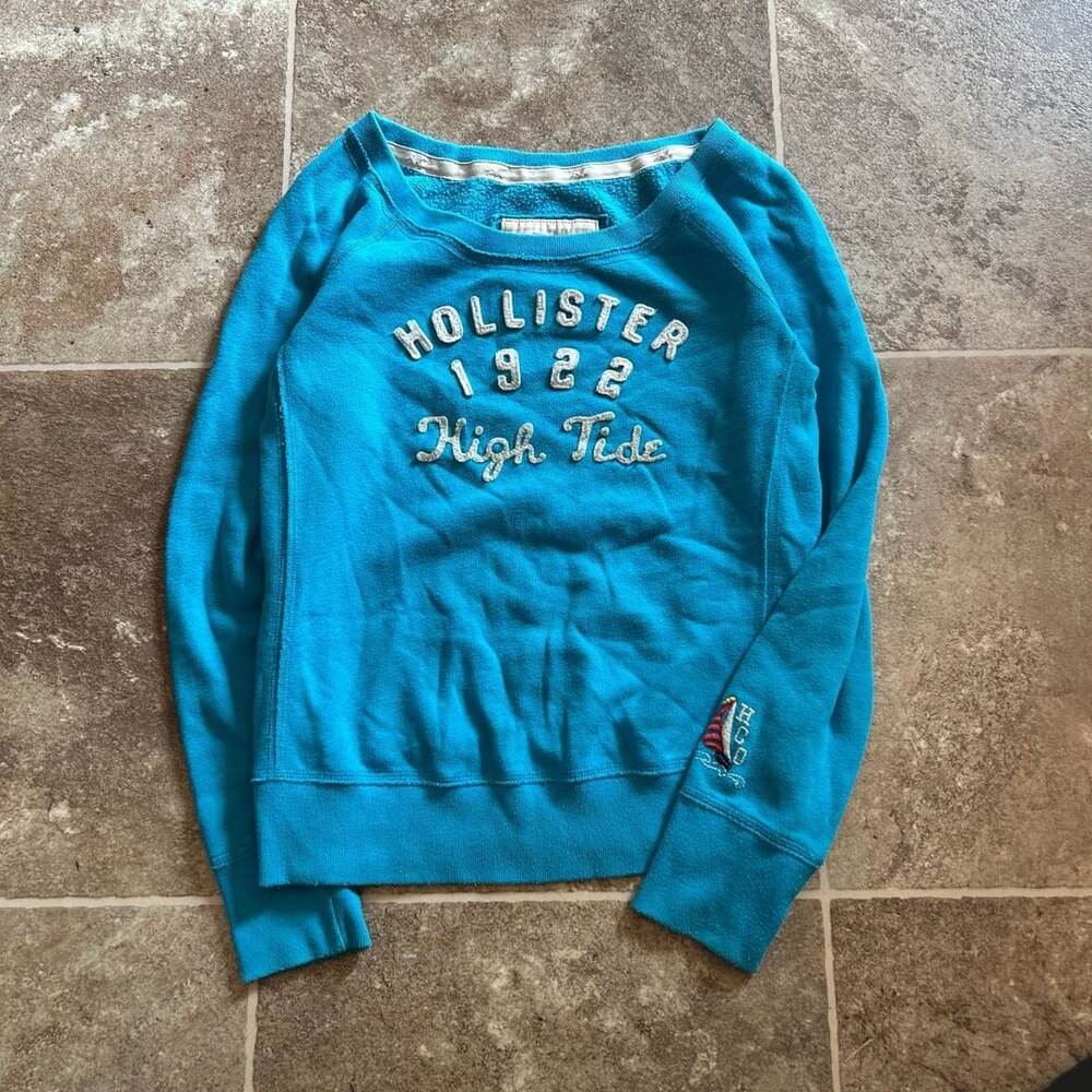 Hollister High Tide Sweatshirt Size L Blue Applique Logo